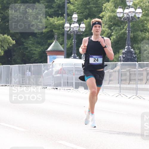 29.06.2025 - hella hamburg halbmarathon Lena Gebhardt http://msf.ph/oto/8404686 29.06.2025 09:33:10 Lombardsbrücke 24, 19 meine-sportfotos.de