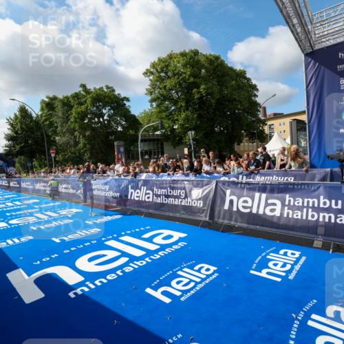 29.06.2025 - hella hamburg halbmarathon Zöllner http://msf.ph/oto/8404706 29.06.2025 10:03:11 Ziel 16, 23 meine-sportfotos.de