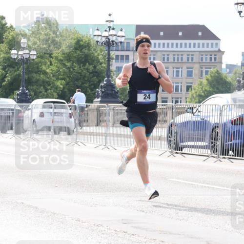 29.06.2025 - hella hamburg halbmarathon Lena Gebhardt http://msf.ph/oto/8404718 29.06.2025 09:33:11 Lombardsbrücke 24, 2012, 19, 24 meine-sportfotos.de