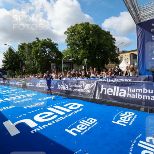 29.06.2025 - hella hamburg halbmarathon Zöllner http://msf.ph/oto/8404732 29.06.2025 10:03:12 Ziel 16, 23 meine-sportfotos.de