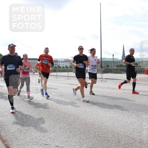 29.06.2025 - hella hamburg halbmarathon Lena Gebhardt http://msf.ph/oto/8404765 29.06.2025 10:16:32 Lombardsbrücke 1548, 16607, 13835, 8295, 3220, 3484, 3156, 1117, 1212, 1240, 1244, 1308, 1403, 1599, 1825, 2071, 2165, 2347, 2803, 2835, 2912, 3030, 3088, 3134, 3156, 3176, 3484, 3648, 3687, 4478, 4583, 4637, 5036, 5037, 5046, 5294, 6024, 6488, 6742, 6941, 7158, 7358, 7753, 8169, 8274, 8295, 8317, 8597, 8619, 8645, 8707, 8847, 8857, 9091, 9208, 9332, 9492, 9601, 9628, 9664, 9676, 9802, 9810, 9881, 10076, 10107, 10139, 10141, 10183, 10232, 10292, 10844, 10990, 11344, 11345 meine-sportfotos.de