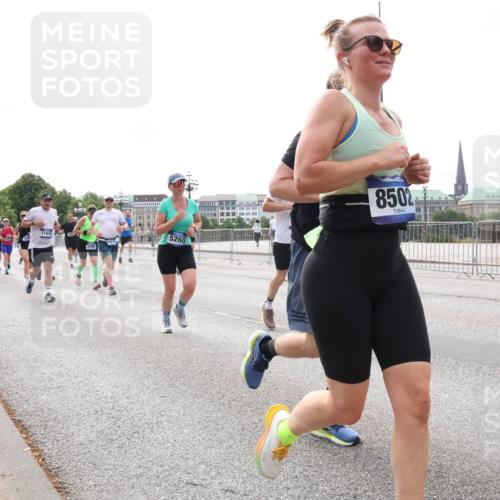 29.06.2025 - hella hamburg halbmarathon Lena Gebhardt http://msf.ph/oto/8404773 29.06.2025 10:24:12 Lombardsbrücke 17414, 3185, 5260, 8502, 1005, 1009, 1064, 1389, 1444, 1545, 2132, 2477, 2489, 3013, 3185, 3285, 3579, 3786, 4122, 4162, 4464, 4597, 4684, 4719, 4990, 4993, 5039, 5055, 5258, 5260, 5358, 5661, 5954, 6478, 6524, 6526, 7013, 7426, 7528, 7920, 7975, 8141, 8149, 8167, 8187, 8297, 8502, 8676, 8717, 9063, 9217, 9603, 11044, 11306, 11347, 11415, 11454, 12210, 13149, 13380, 13573, 13711, 14143, 14521, 15739, 15853 meine-sportfotos.de