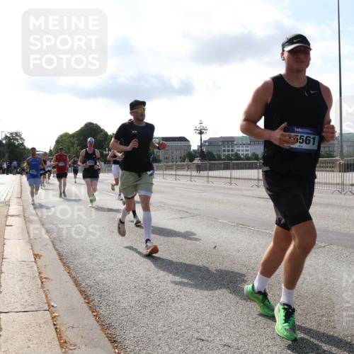 29.06.2025 - hella hamburg halbmarathon Lena Gebhardt http://msf.ph/oto/8404789 29.06.2025 09:49:25 Lombardsbrücke 16816, 14359, 5561, 1445, 1571, 1600, 1603, 2044, 2707, 2745, 2750, 2797, 2849, 2980, 3014, 3116, 3136, 4148, 4766, 5050, 5648, 5889, 6037, 6047, 6095, 6149, 6771, 7035, 7109, 7229, 7310, 7482, 7743, 7981, 8002, 8358, 8465, 9640, 9686, 9914, 10369, 10451, 10877, 10930, 11106, 11177, 11423, 11447, 11952, 12088, 12091, 12098, 12168, 12739, 13064, 13158, 13190, 13755, 13900, 14075, 14311, 14359, 14603, 14629, 14667, 14789, 15094 meine-sportfotos.de