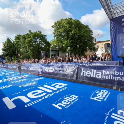 29.06.2025 - hella hamburg halbmarathon Zöllner http://msf.ph/oto/8404821 29.06.2025 10:03:17 Ziel 16 meine-sportfotos.de
