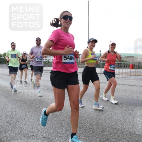 29.06.2025 - hella hamburg halbmarathon Lena Gebhardt http://msf.ph/oto/8404855 29.06.2025 10:03:44 Lombardsbrücke 13793, 17550, 15859, 5396, 5464, 18999, 1032, 1114, 1161, 1355, 1367, 1885, 2277, 2594, 2619, 2683, 2759, 4095, 4307, 4511, 5363, 5384, 5396, 5464, 5613, 6391, 6453, 7006, 7277, 7278, 7279, 7290, 7306, 7485, 7935, 8469, 8484, 8727, 9280, 9453, 9899, 10389, 11402, 11556, 11614, 12211, 12212, 12336, 12377, 12653, 12843, 13173, 13793, 13976, 15520, 15539, 15643, 15859, 16113, 16371, 16621, 17098, 17226, 17550, 18028 meine-sportfotos.de