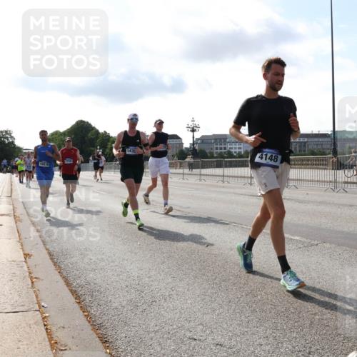 29.06.2025 - hella hamburg halbmarathon Lena Gebhardt http://msf.ph/oto/8404915 29.06.2025 09:49:27 Lombardsbrücke 750, 2750, 16816, 1435, 4148, 11111, 1343, 1445, 1571, 1600, 1603, 2044, 2707, 2745, 2750, 2797, 2849, 2980, 3014, 3116, 3136, 3282, 4148, 4425, 4766, 5050, 5648, 5889, 6037, 6047, 6095, 6149, 6771, 7035, 7109, 7229, 7310, 7743, 7981, 8358, 8370, 8465, 9296, 9640, 9686, 9914, 10369, 10451, 10877, 10930, 11106, 11423, 11447, 11952, 12088, 12091, 12098, 12168, 12739, 13064, 13158, 13190, 13755, 13800, 13900, 14075, 14311, 14359, 14603, 14629, 14667, 14789, 15094 meine-sportfotos.de