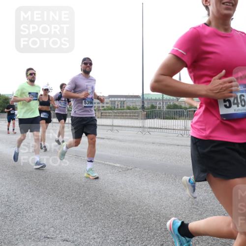29.06.2025 - hella hamburg halbmarathon Lena Gebhardt http://msf.ph/oto/8404926 29.06.2025 10:03:44 Lombardsbrücke 13793, 84, 17550, 15859, 10389, 5396, 5464, 189, 1032, 1114, 1161, 1355, 1367, 1885, 2277, 2594, 2619, 2683, 2759, 4095, 4307, 4511, 5363, 5384, 5396, 5464, 5613, 6391, 6453, 7006, 7277, 7278, 7279, 7290, 7306, 7485, 7935, 8469, 8484, 8727, 9280, 9453, 9899, 10389, 11402, 11556, 11614, 12211, 12212, 12336, 12377, 12653, 12843, 13173, 13793, 13976, 15520, 15539, 15643, 15859, 16113, 16371, 16621, 17098, 17226, 17550, 18028 meine-sportfotos.de