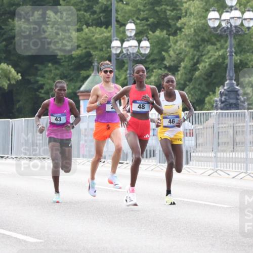 29.06.2025 - hella hamburg halbmarathon Lena Gebhardt http://msf.ph/oto/8405018 29.06.2025 09:34:51 Lombardsbrücke 43, 48, 46, 00 meine-sportfotos.de