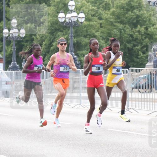 29.06.2025 - hella hamburg halbmarathon Lena Gebhardt http://msf.ph/oto/8405083 29.06.2025 09:34:52 Lombardsbrücke 43, 29, 48, 46 meine-sportfotos.de