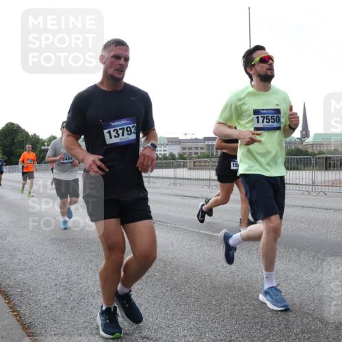 29.06.2025 - hella hamburg halbmarathon Lena Gebhardt http://msf.ph/oto/8405093 29.06.2025 10:03:46 Lombardsbrücke 484, 13793, 15, 17550, 1032, 1114, 1161, 1355, 1367, 1885, 2277, 2619, 2683, 2759, 3488, 4095, 4307, 4488, 4511, 5363, 5384, 5396, 5464, 5613, 6391, 6453, 7006, 7277, 7278, 7279, 7306, 7485, 8421, 8422, 8423, 8469, 8484, 8727, 9280, 9453, 9899, 10389, 11402, 11556, 11614, 12211, 12212, 12336, 12377, 12653, 12843, 13173, 13583, 13793, 13976, 15520, 15539, 15643, 15859, 16113, 16371, 16621, 17098, 17226, 17550, 18028 meine-sportfotos.de