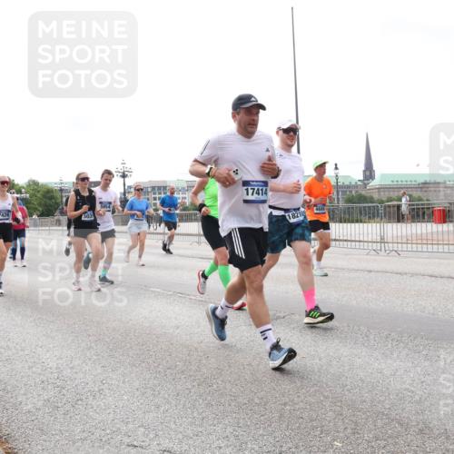 29.06.2025 - hella hamburg halbmarathon Lena Gebhardt http://msf.ph/oto/8405103 29.06.2025 10:24:14 Lombardsbrücke 11347, 7426, 503, 5954, 17414, 18210, 4684, 1005, 1009, 1064, 1389, 1444, 1545, 2132, 2477, 2489, 3013, 3185, 3285, 3579, 3786, 4122, 4162, 4464, 4597, 4684, 4719, 4990, 4993, 5039, 5055, 5258, 5260, 5358, 5661, 5954, 6478, 6524, 6526, 7013, 7426, 7528, 7920, 7975, 8141, 8149, 8167, 8187, 8297, 8502, 8717, 9063, 9217, 9603, 11044, 11306, 11347, 11415, 11454, 12210, 13149, 13380, 13573, 13711, 14143, 15739, 15853 meine-sportfotos.de