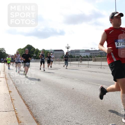 29.06.2025 - hella hamburg halbmarathon Lena Gebhardt http://msf.ph/oto/8405161 29.06.2025 09:49:29 Lombardsbrücke 7035, 1470, 2750, 1343, 1445, 1600, 1603, 2044, 2707, 2745, 2750, 2797, 2849, 2980, 3014, 3116, 3136, 3282, 4148, 4303, 4425, 4766, 5050, 5648, 5889, 6037, 6047, 6095, 6149, 6771, 7035, 7109, 7229, 7743, 7981, 8358, 8370, 8465, 9264, 9265, 9296, 9640, 9686, 9914, 10369, 10451, 10877, 10930, 11447, 11952, 12088, 12091, 12098, 12168, 12739, 13064, 13158, 13190, 13755, 13800, 13900, 14075, 14311, 14359, 14603, 14629, 14667, 14688, 14789, 15094 meine-sportfotos.de