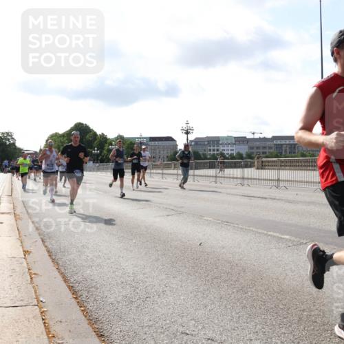 29.06.2025 - hella hamburg halbmarathon Lena Gebhardt http://msf.ph/oto/8405182 29.06.2025 09:49:29 Lombardsbrücke 2750, 1343, 1445, 1600, 1603, 2044, 2707, 2745, 2750, 2797, 2849, 2980, 3014, 3116, 3136, 3282, 4148, 4303, 4425, 4766, 5050, 5648, 5889, 6037, 6047, 6095, 6149, 6771, 7035, 7109, 7229, 7743, 7981, 8358, 8370, 8465, 9264, 9265, 9296, 9640, 9686, 9914, 10369, 10451, 10877, 10930, 11447, 11952, 12088, 12091, 12098, 12168, 12739, 13064, 13158, 13190, 13755, 13800, 13900, 14075, 14311, 14359, 14603, 14629, 14667, 14688, 14789, 15094 meine-sportfotos.de