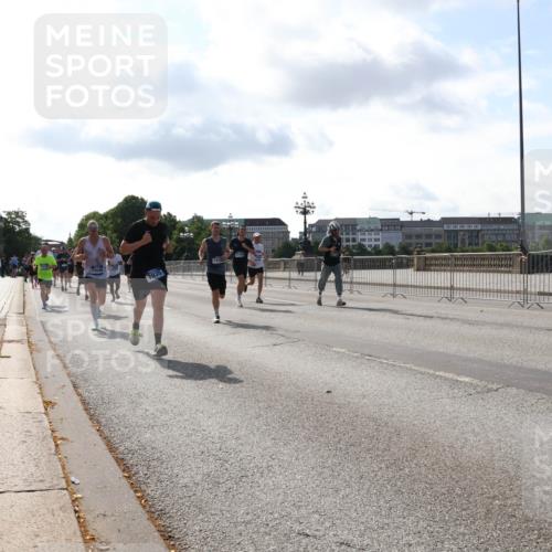 29.06.2025 - hella hamburg halbmarathon Lena Gebhardt http://msf.ph/oto/8405206 29.06.2025 09:49:30 Lombardsbrücke 7035, 669955, 1343, 1445, 1600, 1603, 2044, 2324, 2573, 2707, 2745, 2750, 2797, 2849, 2980, 3014, 3116, 3136, 3282, 4148, 4303, 4425, 4766, 5050, 5648, 5889, 6037, 6047, 6095, 6149, 6771, 7035, 7109, 7229, 7743, 7981, 8358, 8370, 8465, 9264, 9265, 9296, 9640, 9686, 9914, 10369, 10877, 10930, 11447, 11952, 12088, 12091, 12098, 12168, 12739, 13064, 13158, 13190, 13755, 13800, 13900, 14075, 14311, 14359, 14374, 14603, 14629, 14667, 14688, 14789, 15094 meine-sportfotos.de