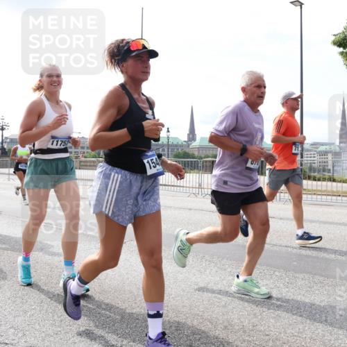 29.06.2025 - hella hamburg halbmarathon Lena Gebhardt http://msf.ph/oto/8405284 29.06.2025 10:16:35 Lombardsbrücke 4478, 36, 17838, 16740, 11752, 154, 715, 4, 1117, 1212, 1240, 1244, 1403, 1599, 1602, 1825, 2347, 2803, 2835, 2912, 3030, 3088, 3134, 3156, 3176, 3450, 3484, 3648, 3687, 4478, 4583, 4637, 5036, 5037, 5046, 5294, 6024, 6328, 6488, 6742, 6941, 6948, 7158, 7358, 7753, 8274, 8295, 8317, 8597, 8619, 8645, 8707, 8847, 8857, 9091, 9208, 9332, 9492, 9601, 9628, 9664, 9676, 9802, 9810, 9881, 10076, 10107, 10139, 10141, 10183, 10232, 10292, 10844, 10990, 11344, 11345 meine-sportfotos.de