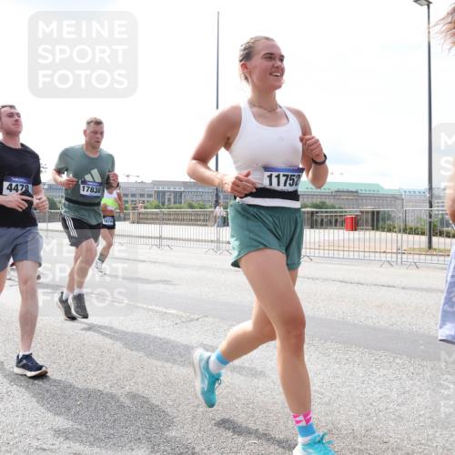29.06.2025 - hella hamburg halbmarathon Lena Gebhardt http://msf.ph/oto/8405351 29.06.2025 10:16:35 Lombardsbrücke 12911, 7358, 4478, 17838, 16740, 11752, 1117, 1212, 1240, 1244, 1403, 1599, 1602, 1825, 2347, 2803, 2835, 2912, 3030, 3088, 3134, 3156, 3176, 3450, 3484, 3648, 3687, 4478, 4583, 4637, 5036, 5037, 5046, 5294, 6024, 6328, 6488, 6742, 6941, 6948, 7158, 7358, 7753, 8274, 8295, 8317, 8597, 8619, 8645, 8707, 8847, 8857, 9091, 9208, 9332, 9492, 9601, 9628, 9664, 9676, 9802, 9810, 9881, 10076, 10107, 10139, 10141, 10183, 10232, 10292, 10844, 10990, 11344, 11345 meine-sportfotos.de