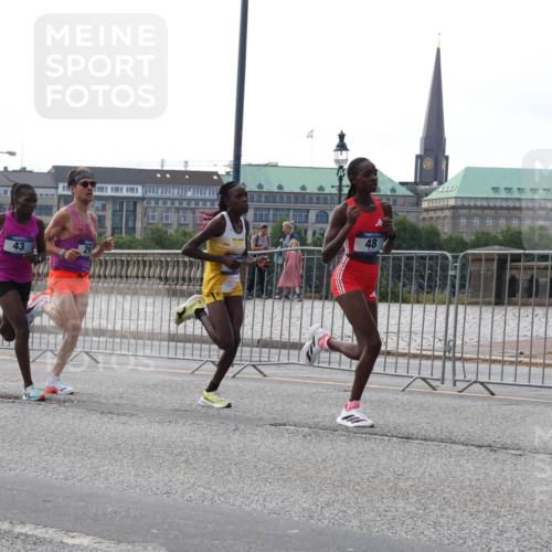 29.06.2025 - hella hamburg halbmarathon Lena Gebhardt http://msf.ph/oto/8405377 29.06.2025 09:34:55 Lombardsbrücke 43, 48, 29, 43, 46, 48 meine-sportfotos.de