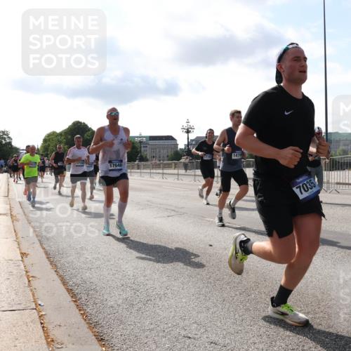 29.06.2025 - hella hamburg halbmarathon Lena Gebhardt http://msf.ph/oto/8405378 29.06.2025 09:49:31 Lombardsbrücke 17192, 1478, 17182, 17646, 7035, 1343, 1445, 1603, 2044, 2324, 2573, 2707, 2745, 2750, 2797, 2849, 2980, 3014, 3116, 3136, 3282, 4148, 4303, 4425, 4766, 5050, 5648, 5889, 6037, 6047, 6095, 6149, 6771, 7035, 7109, 7229, 7743, 7981, 8358, 8370, 8465, 9264, 9265, 9296, 9640, 9686, 9914, 10369, 10877, 10930, 11447, 11952, 12088, 12091, 12098, 12168, 13064, 13158, 13190, 13755, 13800, 13900, 14075, 14204, 14311, 14359, 14374, 14603, 14629, 14667, 14688, 14789, 15094 meine-sportfotos.de