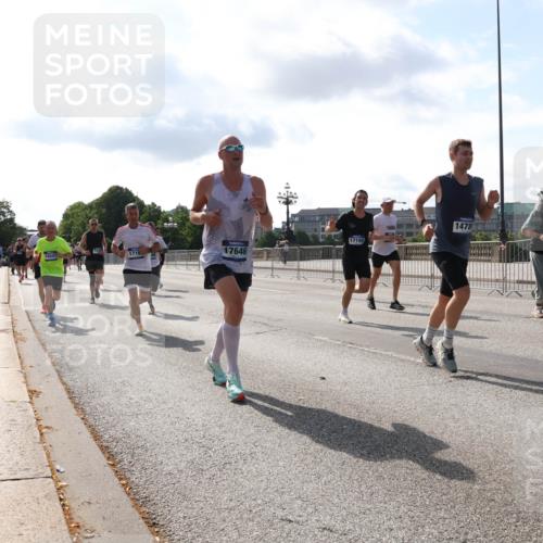 29.06.2025 - hella hamburg halbmarathon Lena Gebhardt http://msf.ph/oto/8405454 29.06.2025 09:49:32 Lombardsbrücke 1718, 17646, 17192, 1478, 1343, 1445, 1603, 1975, 2044, 2324, 2573, 2707, 2745, 2750, 2849, 2949, 2980, 3014, 3116, 3136, 3282, 4148, 4303, 4425, 4766, 5050, 5648, 5889, 6037, 6095, 6149, 6771, 7035, 7109, 7229, 7743, 7981, 8358, 8370, 8465, 9264, 9265, 9296, 9686, 9914, 10369, 10680, 10877, 10930, 11447, 11952, 12088, 12098, 12168, 12839, 13064, 13158, 13190, 13800, 13900, 14075, 14204, 14311, 14359, 14374, 14603, 14629, 14667, 14688, 14789, 15094 meine-sportfotos.de
