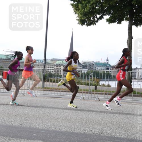 29.06.2025 - hella hamburg halbmarathon Lena Gebhardt http://msf.ph/oto/8405476 29.06.2025 09:34:56 Lombardsbrücke 29, 43, 46, 48 meine-sportfotos.de
