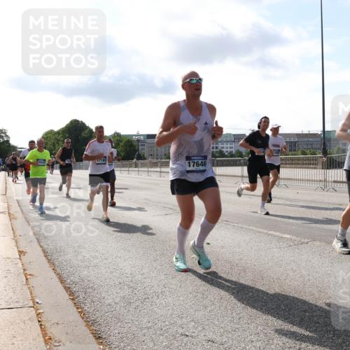 29.06.2025 - hella hamburg halbmarathon Lena Gebhardt http://msf.ph/oto/8405479 29.06.2025 09:49:32 Lombardsbrücke 8547, 17182, 17646, 1478, 1343, 1445, 1603, 1975, 2044, 2324, 2573, 2707, 2745, 2750, 2849, 2949, 2980, 3014, 3116, 3136, 3282, 4148, 4303, 4425, 4766, 5050, 5648, 5889, 6037, 6095, 6149, 6771, 7035, 7109, 7229, 7743, 7981, 8358, 8370, 8465, 9264, 9265, 9296, 9686, 9914, 10369, 10680, 10877, 10930, 11447, 11952, 12088, 12098, 12168, 12839, 13064, 13158, 13190, 13800, 13900, 14075, 14204, 14311, 14359, 14374, 14603, 14629, 14667, 14688, 14789, 15094 meine-sportfotos.de
