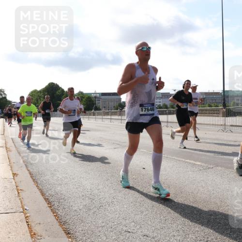 29.06.2025 - hella hamburg halbmarathon Lena Gebhardt http://msf.ph/oto/8405505 29.06.2025 09:49:32 Lombardsbrücke 17646, 18547, 147, 1343, 1445, 1603, 1975, 2044, 2324, 2573, 2707, 2745, 2750, 2849, 2949, 2980, 3014, 3116, 3136, 3282, 4148, 4303, 4425, 4766, 5050, 5648, 5889, 6037, 6095, 6149, 6771, 7035, 7109, 7229, 7743, 7981, 8358, 8370, 8465, 9264, 9265, 9296, 9686, 9914, 10369, 10680, 10877, 10930, 11447, 11952, 12088, 12098, 12168, 12839, 13064, 13158, 13190, 13800, 13900, 14075, 14204, 14311, 14359, 14374, 14603, 14629, 14667, 14688, 14789, 15094 meine-sportfotos.de