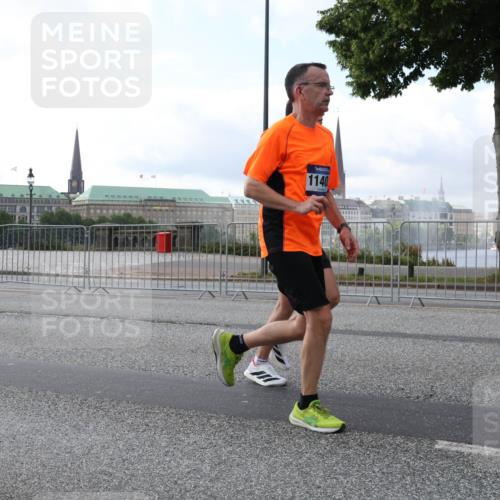 29.06.2025 - hella hamburg halbmarathon Lena Gebhardt http://msf.ph/oto/8405545 29.06.2025 10:03:50 Lombardsbrücke 1140, 1032, 1114, 1161, 1355, 1367, 1885, 2277, 2683, 2759, 3488, 4095, 4307, 4488, 4511, 5058, 5363, 5384, 5396, 5464, 5613, 6142, 6391, 6453, 7006, 7017, 7277, 7278, 7279, 7306, 7485, 8421, 8422, 8423, 8469, 8484, 8727, 9280, 9899, 10389, 11402, 11556, 11614, 12336, 12377, 12653, 13173, 13583, 13793, 13976, 15520, 15539, 15643, 15678, 15859, 16099, 16113, 16371, 16621, 17098, 17226, 17550, 18028 meine-sportfotos.de