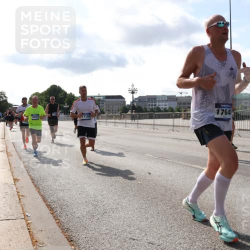 29.06.2025 - hella hamburg halbmarathon Lena Gebhardt http://msf.ph/oto/8405555 29.06.2025 09:49:32 Lombardsbrücke 722, 18547, 17182, 17646, 1343, 1445, 1603, 1975, 2044, 2324, 2573, 2707, 2745, 2750, 2849, 2949, 2980, 3014, 3116, 3136, 3282, 4148, 4303, 4425, 4766, 5050, 5648, 5889, 6037, 6095, 6149, 6771, 7035, 7109, 7229, 7743, 7981, 8358, 8370, 8465, 9264, 9265, 9296, 9686, 9914, 10369, 10680, 10877, 10930, 11447, 11952, 12088, 12098, 12168, 12839, 13064, 13158, 13190, 13800, 13900, 14075, 14204, 14311, 14359, 14374, 14603, 14629, 14667, 14688, 14789, 15094 meine-sportfotos.de