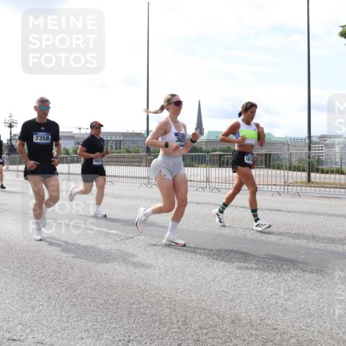 29.06.2025 - hella hamburg halbmarathon Lena Gebhardt http://msf.ph/oto/8405677 29.06.2025 10:16:37 Lombardsbrücke 12911, 7358, 3687, 1117, 1212, 1240, 1244, 1403, 1599, 1602, 1825, 2347, 2803, 2835, 2912, 3030, 3088, 3134, 3156, 3176, 3450, 3484, 3648, 3687, 4478, 4583, 4637, 5036, 5037, 5294, 6024, 6328, 6488, 6742, 6941, 6948, 7158, 7358, 7360, 7753, 7924, 8295, 8317, 8597, 8619, 8645, 8707, 8847, 8857, 9091, 9208, 9332, 9492, 9601, 9628, 9664, 9676, 9810, 9881, 10076, 10139, 10141, 10183, 10232, 10292, 10844, 10990, 11344, 11345 meine-sportfotos.de