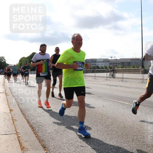29.06.2025 - hella hamburg halbmarathon Lena Gebhardt http://msf.ph/oto/8405680 29.06.2025 09:49:34 Lombardsbrücke 1433, 15094, 968, 547, 1343, 1445, 1603, 1975, 2044, 2324, 2573, 2707, 2745, 2750, 2849, 2949, 2980, 3014, 3116, 3136, 3282, 3431, 4148, 4303, 4425, 4766, 5050, 5648, 5889, 6095, 6149, 6771, 7035, 7109, 7229, 7796, 7981, 8358, 8370, 8465, 9264, 9265, 9296, 9686, 9914, 10369, 10680, 10930, 11447, 11765, 11952, 12088, 12098, 12839, 13064, 13141, 13158, 13190, 13800, 13900, 14075, 14077, 14204, 14311, 14359, 14374, 14603, 14629, 14667, 14688, 14789, 15094 meine-sportfotos.de