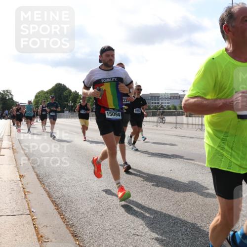 29.06.2025 - hella hamburg halbmarathon Lena Gebhardt http://msf.ph/oto/8405705 29.06.2025 09:49:34 Lombardsbrücke 3136, 14337, 15094, 225, 9914, 47, 1343, 1445, 1603, 1975, 2044, 2324, 2573, 2707, 2745, 2750, 2849, 2949, 2980, 3014, 3116, 3136, 3282, 3431, 4148, 4303, 4425, 4766, 5050, 5648, 5889, 6095, 6149, 6771, 7035, 7109, 7229, 7796, 7981, 8358, 8370, 8465, 9264, 9265, 9296, 9686, 9914, 10369, 10680, 10930, 11447, 11765, 11952, 12088, 12098, 12839, 13064, 13141, 13158, 13190, 13800, 13900, 14075, 14077, 14204, 14311, 14359, 14374, 14603, 14629, 14667, 14688, 14789, 15094 meine-sportfotos.de