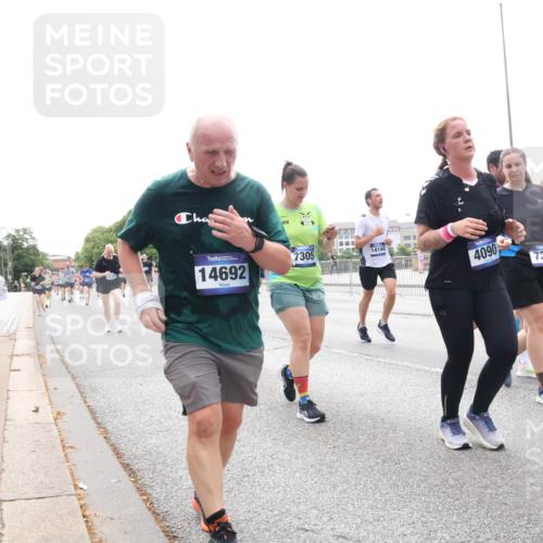 29.06.2025 - hella hamburg halbmarathon Lena Gebhardt http://msf.ph/oto/8405721 29.06.2025 10:50:22 Lombardsbrücke 14692, 7305, 14144, 4090, 733, 1259, 1487, 1511, 1828, 2047, 3203, 3680, 3701, 3710, 3805, 3897, 4090, 4168, 4642, 4870, 4961, 5119, 5131, 5749, 5751, 5997, 6680, 6830, 7505, 7677, 7721, 7722, 7755, 8254, 8299, 8834, 9015, 9605, 9940, 10060, 10286, 10617, 10683, 10744, 11030, 11426, 11696, 11716, 11760, 12079, 13127, 13128, 13309, 13381, 13744, 13846, 13887, 14102, 14144, 14505, 14591, 14940, 15017, 15230, 15416, 15626 meine-sportfotos.de