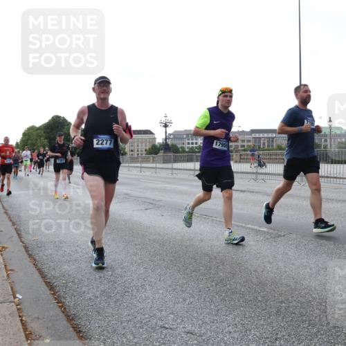 29.06.2025 - hella hamburg halbmarathon Lena Gebhardt http://msf.ph/oto/8405726 29.06.2025 10:03:52 Lombardsbrücke 8727, 1367, 2277, 17955, 7306, 1032, 1114, 1161, 1355, 1367, 1885, 2277, 2683, 2759, 3488, 4095, 4307, 4488, 5058, 5363, 5384, 5396, 5464, 5613, 6142, 6391, 6706, 7006, 7017, 7277, 7278, 7279, 7306, 7485, 8421, 8422, 8423, 8469, 8484, 8727, 9280, 9526, 9899, 10389, 11402, 11511, 11614, 12336, 12377, 12653, 13173, 13583, 13793, 13976, 15520, 15539, 15643, 15678, 15859, 16099, 16113, 16371, 16621, 17098, 17226, 17550, 18028 meine-sportfotos.de