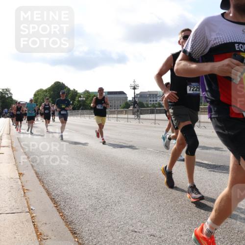 29.06.2025 - hella hamburg halbmarathon Lena Gebhardt http://msf.ph/oto/8405792 29.06.2025 09:49:35 Lombardsbrücke 14337, 3136, 7229, 15094, 1343, 1445, 1603, 1975, 2044, 2324, 2573, 2707, 2745, 2750, 2849, 2949, 2980, 3014, 3116, 3136, 3282, 3431, 4148, 4303, 4318, 4425, 4766, 5050, 5648, 5889, 6095, 6149, 6771, 7035, 7109, 7229, 7796, 7981, 8358, 8370, 8465, 9264, 9265, 9296, 9686, 9914, 10369, 10680, 10930, 11447, 11765, 11952, 12088, 12098, 12839, 13064, 13141, 13158, 13190, 13800, 13900, 14075, 14077, 14204, 14311, 14359, 14374, 14629, 14667, 14688, 14789, 15094 meine-sportfotos.de