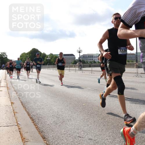 29.06.2025 - hella hamburg halbmarathon Lena Gebhardt http://msf.ph/oto/8405810 29.06.2025 09:49:35 Lombardsbrücke 14337, 7229, 15094, 1343, 1445, 1603, 1975, 2044, 2324, 2573, 2707, 2745, 2750, 2849, 2949, 2980, 3014, 3116, 3136, 3282, 3431, 4148, 4303, 4318, 4425, 4766, 5050, 5648, 5889, 6095, 6149, 6771, 7035, 7109, 7229, 7796, 7981, 8358, 8370, 8465, 9264, 9265, 9296, 9686, 9914, 10369, 10680, 10930, 11447, 11765, 11952, 12088, 12098, 12839, 13064, 13141, 13158, 13190, 13800, 13900, 14075, 14077, 14204, 14311, 14359, 14374, 14629, 14667, 14688, 14789, 15094 meine-sportfotos.de
