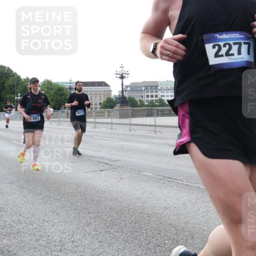 29.06.2025 - hella hamburg halbmarathon Lena Gebhardt http://msf.ph/oto/8405851 29.06.2025 10:03:53 Lombardsbrücke 8727, 1367, 16113, 2277, 1032, 1114, 1161, 1355, 1367, 1885, 2277, 2683, 2759, 3488, 4095, 4307, 4488, 5058, 5363, 5384, 5396, 5464, 5613, 6142, 6391, 6706, 7006, 7017, 7277, 7278, 7279, 7306, 7485, 8177, 8421, 8422, 8423, 8469, 8484, 8727, 9280, 9526, 9899, 10389, 11402, 11511, 11614, 12336, 12377, 12653, 13173, 13583, 13793, 13976, 15520, 15539, 15643, 15678, 15859, 16099, 16113, 16371, 16621, 17098, 17226, 17550, 18028 meine-sportfotos.de