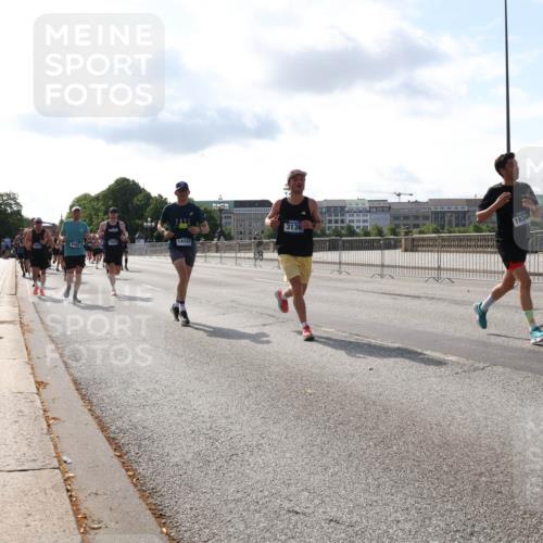29.06.2025 - hella hamburg halbmarathon Lena Gebhardt http://msf.ph/oto/8405887 29.06.2025 09:49:36 Lombardsbrücke 8465, 14337, 3136, 1634, 1343, 1445, 1603, 1975, 2044, 2324, 2573, 2707, 2745, 2750, 2849, 2949, 2980, 3014, 3116, 3136, 3282, 3431, 4148, 4303, 4318, 4425, 4766, 5050, 5648, 5889, 6095, 6149, 6771, 7035, 7109, 7229, 7796, 7981, 8358, 8370, 8465, 9264, 9265, 9296, 9686, 9914, 10369, 10680, 10930, 11447, 11765, 11952, 12088, 12098, 12839, 13141, 13158, 13190, 13800, 13900, 14077, 14204, 14311, 14359, 14374, 14629, 14667, 14688, 14789, 15094 meine-sportfotos.de