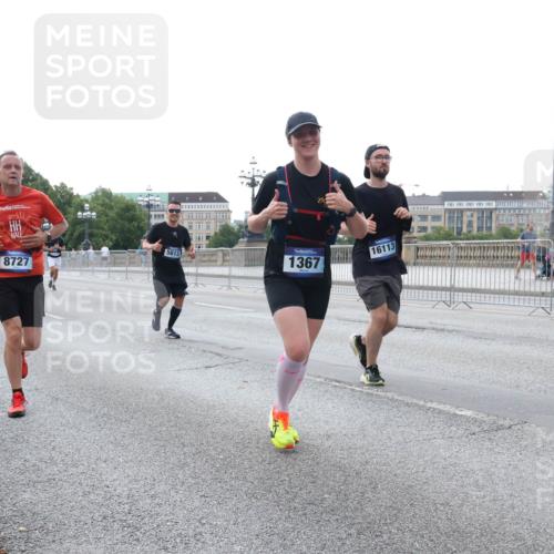 29.06.2025 - hella hamburg halbmarathon Lena Gebhardt http://msf.ph/oto/8405986 29.06.2025 10:03:54 Lombardsbrücke 8469, 5613, 1367, 8727, 16113, 1032, 1161, 1355, 1367, 1885, 2277, 2683, 2759, 3488, 4095, 4307, 4488, 5058, 5363, 5384, 5396, 5464, 5613, 6142, 6391, 6706, 7006, 7017, 7277, 7278, 7279, 7306, 7485, 8177, 8421, 8422, 8423, 8469, 8484, 8727, 9280, 9526, 9899, 10389, 11402, 11511, 11614, 12336, 12377, 12653, 13173, 13583, 13793, 13976, 15520, 15525, 15539, 15643, 15678, 15859, 16099, 16113, 16371, 16621, 17098, 17226, 17550 meine-sportfotos.de