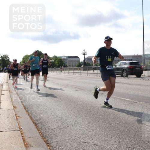 29.06.2025 - hella hamburg halbmarathon Lena Gebhardt http://msf.ph/oto/8406058 29.06.2025 09:49:37 Lombardsbrücke 8465, 10930, 14337, 1343, 1445, 1975, 2044, 2324, 2573, 2707, 2745, 2750, 2849, 2949, 2980, 3014, 3116, 3136, 3282, 3431, 4148, 4303, 4318, 4425, 4528, 4766, 5050, 5648, 5889, 6095, 6149, 6771, 7035, 7109, 7229, 7796, 7981, 8358, 8370, 8465, 9264, 9265, 9296, 9686, 9914, 10369, 10680, 10930, 11447, 11765, 11952, 12088, 12098, 12839, 13141, 13158, 13190, 13800, 13900, 14077, 14204, 14311, 14359, 14374, 14629, 14667, 14688, 14789, 15094 meine-sportfotos.de