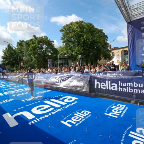 29.06.2025 - hella hamburg halbmarathon Zöllner http://msf.ph/oto/8406114 29.06.2025 10:06:34 Ziel 14 meine-sportfotos.de