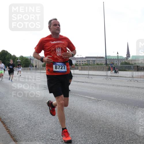 29.06.2025 - hella hamburg halbmarathon Lena Gebhardt http://msf.ph/oto/8406149 29.06.2025 10:03:55 Lombardsbrücke 8469, 8727, 1032, 1161, 1355, 1367, 2277, 2683, 2759, 3488, 4095, 4307, 4488, 5058, 5363, 5384, 5396, 5464, 5613, 6142, 6391, 6706, 7006, 7017, 7277, 7278, 7279, 7306, 7485, 8177, 8421, 8422, 8423, 8469, 8484, 8727, 9280, 9526, 9899, 10389, 11402, 11511, 11614, 12336, 12377, 12653, 13173, 13583, 13793, 15520, 15525, 15643, 15678, 15859, 16099, 16113, 16371, 16621, 17098, 17226, 17550 meine-sportfotos.de