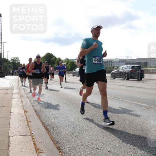 29.06.2025 - hella hamburg halbmarathon Lena Gebhardt http://msf.ph/oto/8406159 29.06.2025 09:49:38 Lombardsbrücke 10, 16819, 8465, 1343, 1445, 1975, 2044, 2324, 2573, 2745, 2750, 2849, 2949, 2980, 3014, 3116, 3136, 3282, 3431, 4148, 4303, 4318, 4425, 4528, 4766, 5050, 5648, 5889, 6095, 6149, 6771, 7035, 7109, 7229, 7796, 8358, 8370, 8465, 9264, 9265, 9296, 9686, 9914, 10369, 10680, 10930, 11765, 11952, 12098, 12839, 13141, 13158, 13190, 13800, 13900, 14077, 14204, 14311, 14359, 14374, 14629, 14667, 14688, 14789, 15094 meine-sportfotos.de