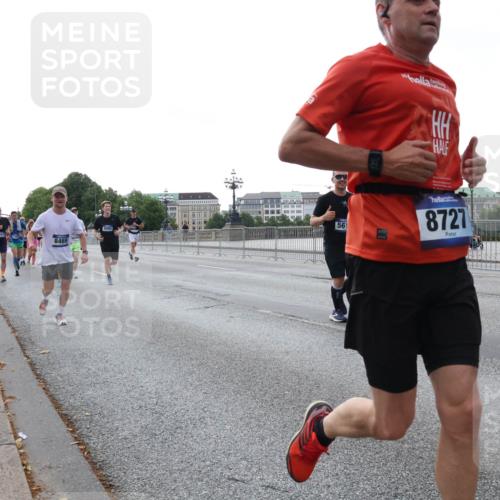 29.06.2025 - hella hamburg halbmarathon Lena Gebhardt http://msf.ph/oto/8406212 29.06.2025 10:03:56 Lombardsbrücke 8469, 561, 8727, 1032, 1161, 1355, 1367, 2277, 2683, 2759, 3488, 4095, 4488, 5058, 5363, 5384, 5396, 5464, 5613, 6142, 6706, 7006, 7017, 7277, 7278, 7279, 7306, 7485, 8177, 8421, 8422, 8423, 8469, 8484, 8727, 9280, 9526, 9899, 10389, 11402, 11511, 11614, 12336, 12377, 12653, 13173, 13583, 13793, 15520, 15525, 15643, 15678, 15859, 16099, 16113, 16371, 16621, 17098, 17226, 17550 meine-sportfotos.de