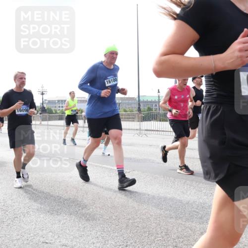 29.06.2025 - hella hamburg halbmarathon Lena Gebhardt http://msf.ph/oto/8406221 29.06.2025 10:16:40 Lombardsbrücke 64, 3712, 8857, 16098, 12872, 16100, 6488, 1117, 1212, 1240, 1244, 1403, 1599, 1602, 1825, 2347, 2835, 2912, 3030, 3088, 3134, 3156, 3176, 3450, 3484, 3648, 3687, 4478, 4583, 4637, 5036, 5037, 5294, 6024, 6328, 6488, 6742, 6941, 6948, 7114, 7115, 7158, 7358, 7360, 7753, 7924, 8295, 8317, 8513, 8597, 8619, 8645, 8707, 8847, 8857, 9091, 9208, 9332, 9492, 9628, 9664, 9676, 9810, 9881, 10076, 10139, 10141, 10183, 10232, 11344, 11345 meine-sportfotos.de