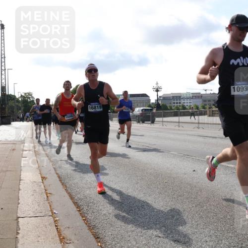 29.06.2025 - hella hamburg halbmarathon Lena Gebhardt http://msf.ph/oto/8406289 29.06.2025 09:49:39 Lombardsbrücke 15095, 16819, 3282, 40, 10930, 1343, 1445, 1975, 2324, 2573, 2745, 2750, 2849, 2949, 2980, 3014, 3116, 3136, 3282, 3431, 4148, 4303, 4318, 4425, 4528, 4766, 5050, 5648, 5889, 6095, 6149, 6771, 7035, 7109, 7229, 7796, 8358, 8370, 8465, 9264, 9265, 9296, 9686, 9914, 10369, 10680, 10930, 11765, 11952, 12098, 12839, 13141, 13158, 13190, 13800, 13900, 14077, 14204, 14311, 14359, 14374, 14629, 14667, 14688, 14789, 15094 meine-sportfotos.de