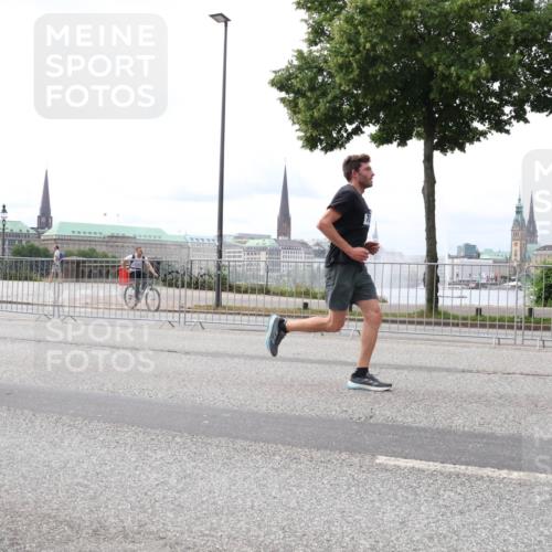 29.06.2025 - hella hamburg halbmarathon Lena Gebhardt http://msf.ph/oto/8406344 29.06.2025 10:24:25 Lombardsbrücke 4464, 12210, 1005, 1009, 1064, 1352, 1389, 1395, 1444, 2132, 2280, 2477, 2944, 3013, 3053, 3099, 3113, 3132, 3185, 3285, 3421, 3579, 3786, 4111, 4162, 4221, 4464, 4597, 4684, 4719, 4993, 5039, 5138, 5258, 5260, 5661, 5829, 5830, 5954, 6261, 6478, 6524, 6526, 6570, 7013, 7426, 7528, 7920, 7975, 8141, 8167, 8187, 8297, 8717, 9063, 10907, 11306, 11347, 11415, 11651, 12070, 12210, 12303, 13111, 13113, 13380, 13573, 13638, 13711, 14143, 15975 meine-sportfotos.de