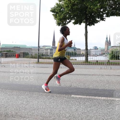 29.06.2025 - hella hamburg halbmarathon Lena Gebhardt http://msf.ph/oto/8406448 29.06.2025 09:35:33 Lombardsbrücke 29, 36, 39, 43, 46, 47, 48, 17888 meine-sportfotos.de
