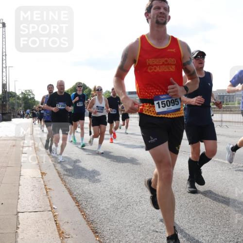 29.06.2025 - hella hamburg halbmarathon Lena Gebhardt http://msf.ph/oto/8406461 29.06.2025 09:49:41 Lombardsbrücke 8370, 17360, 18285, 9296, 15095, 3282, 1343, 1445, 1800, 1975, 2324, 2573, 2745, 2750, 2849, 2949, 2980, 3014, 3116, 3136, 3282, 3431, 4148, 4303, 4318, 4425, 4528, 4766, 5050, 5648, 5889, 6095, 6123, 6149, 6771, 7035, 7109, 7229, 7796, 8370, 8465, 8925, 9264, 9265, 9296, 9686, 9914, 10680, 10930, 11765, 11952, 12098, 12327, 12839, 13141, 13158, 13457, 13800, 14077, 14204, 14311, 14359, 14374, 14629, 14667, 14688, 14789, 15094 meine-sportfotos.de