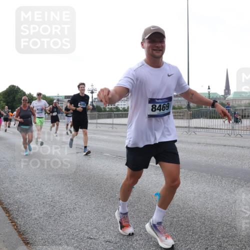 29.06.2025 - hella hamburg halbmarathon Lena Gebhardt http://msf.ph/oto/8406487 29.06.2025 10:03:58 Lombardsbrücke 11614, 5363, 12336, 4095, 8469, 1032, 1161, 1355, 1367, 2277, 2683, 2759, 2979, 3488, 4095, 4488, 5058, 5363, 5384, 5396, 5464, 5613, 6142, 6706, 7006, 7017, 7306, 7485, 8177, 8421, 8422, 8423, 8469, 8484, 8727, 9280, 9526, 9899, 10389, 10756, 11402, 11511, 11582, 11614, 12004, 12005, 12336, 12653, 13173, 13583, 13793, 15520, 15525, 15643, 15678, 15859, 16099, 16113, 16621, 17098, 17226, 17437, 17550 meine-sportfotos.de