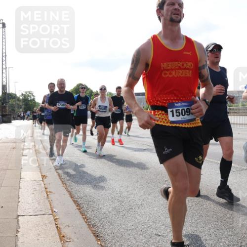 29.06.2025 - hella hamburg halbmarathon Lena Gebhardt http://msf.ph/oto/8406489 29.06.2025 09:49:41 Lombardsbrücke 1736, 8370, 18285, 9296, 1509, 3282, 1343, 1445, 1800, 1975, 2324, 2573, 2745, 2750, 2849, 2949, 2980, 3014, 3116, 3136, 3282, 3431, 4148, 4303, 4318, 4425, 4528, 4766, 5050, 5648, 5889, 6095, 6123, 6149, 6771, 7035, 7109, 7229, 7796, 8370, 8465, 8925, 9264, 9265, 9296, 9686, 9914, 10680, 10930, 11765, 11952, 12098, 12327, 12839, 13141, 13158, 13457, 13800, 14077, 14204, 14311, 14359, 14374, 14629, 14667, 14688, 14789, 15094 meine-sportfotos.de